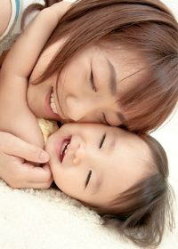 赤ちゃんと母親の写真