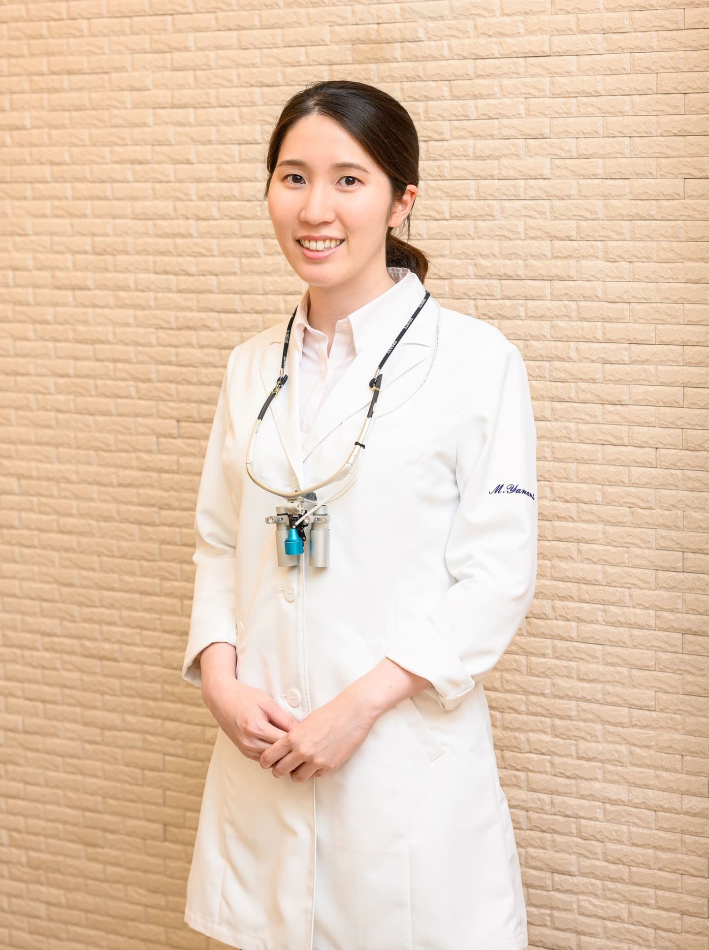 歯科医師　山本　桃の写真