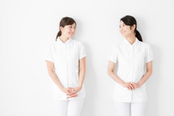 女性スタッフの写真