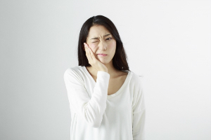 歯の根の治療に時間も回数もかかるのはなぜ？