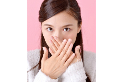 歯の黄ばみ、くすみの原因と治療法