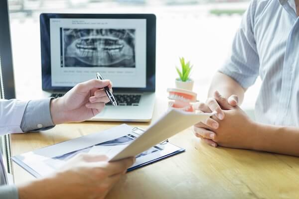 インプラントにも適用可能？医療費控除のご説明